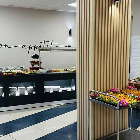 ホテル Queen Nelly 4*