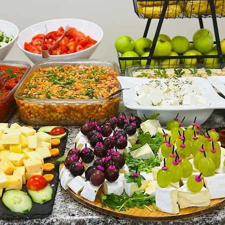 Queen Nelly プリモルスコ