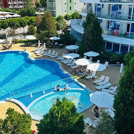 Queen Nelly 4* プリモルスコ