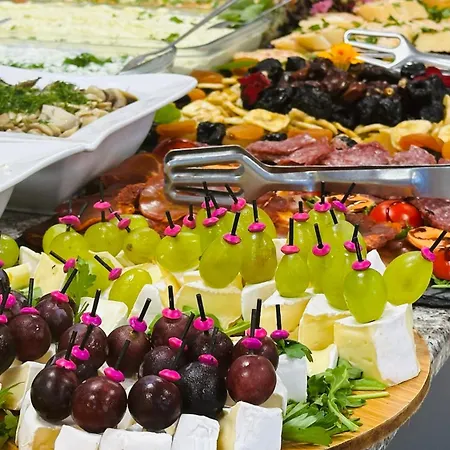 ホテル Queen Nelly 4*