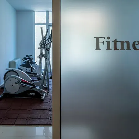 酒店 Queen Nelly 4*