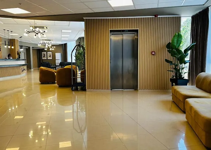 Queen Nelly Hotel 4*